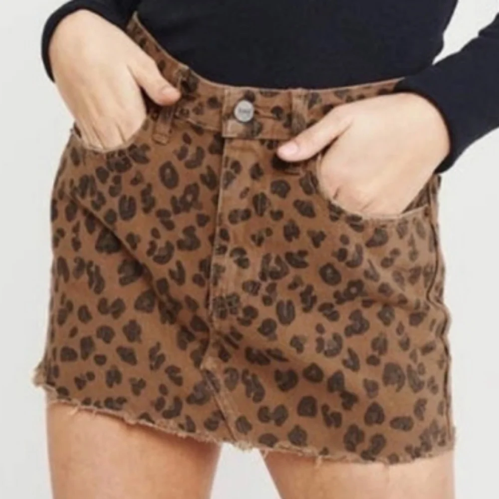 🫎 Abercrombie & Fitch Low Rise Micro Mini Skirt. Size 27/4